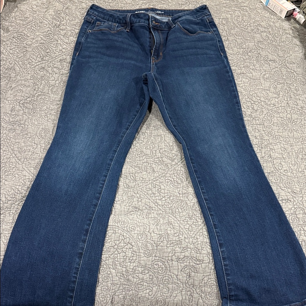 Old Navy Women's Flare Jeans in Deep Blue